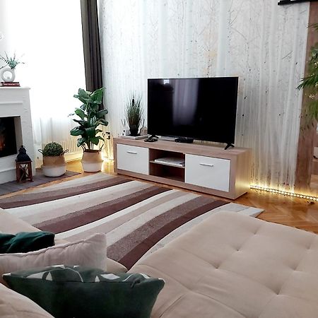 Lena Apartman - เอ็กเกอร์ ภายนอก รูปภาพ