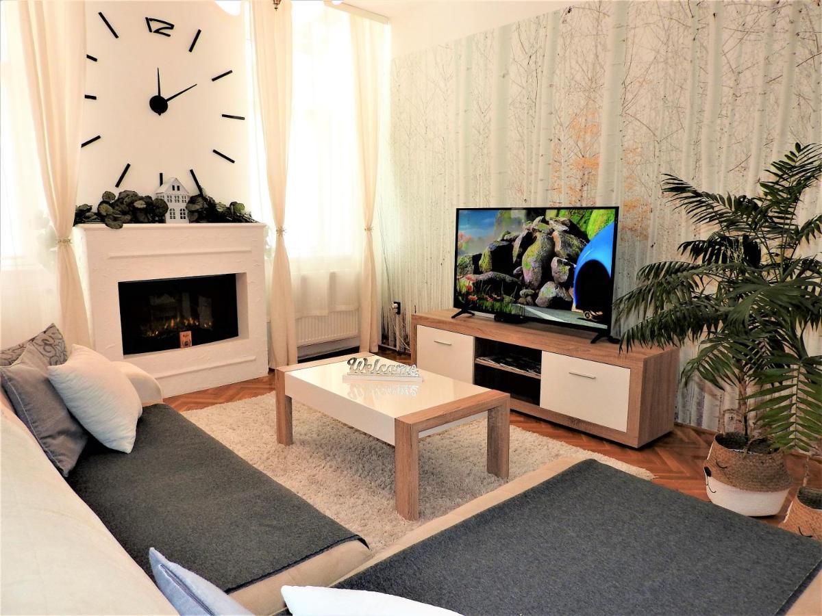 Lena Apartman - เอ็กเกอร์ ภายนอก รูปภาพ