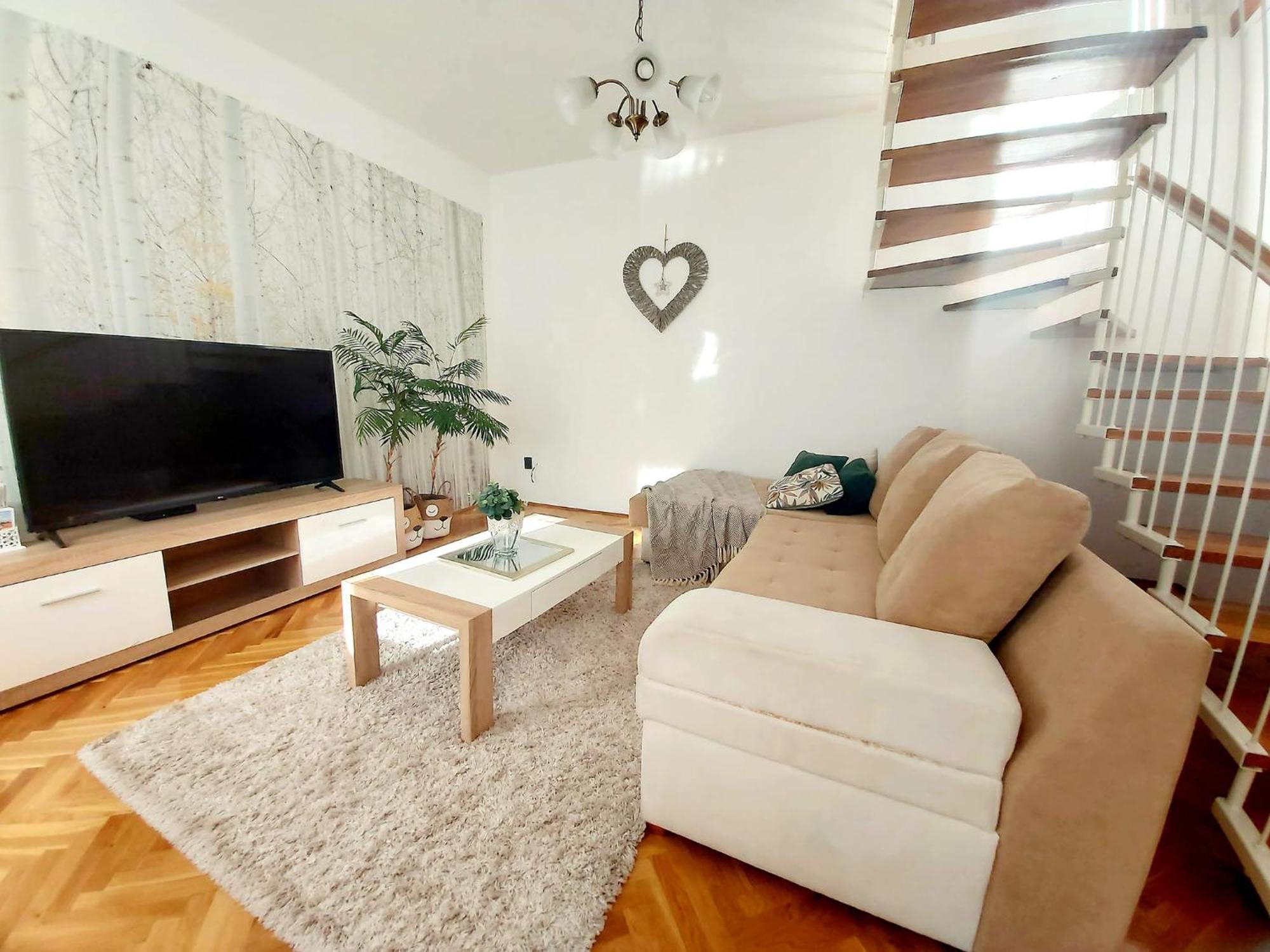 Lena Apartman - เอ็กเกอร์ ภายนอก รูปภาพ